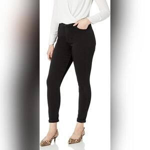 NWT Bandolino Mandie Signature Fit 5 Pocket Jean, Saturated Black, 16 Short